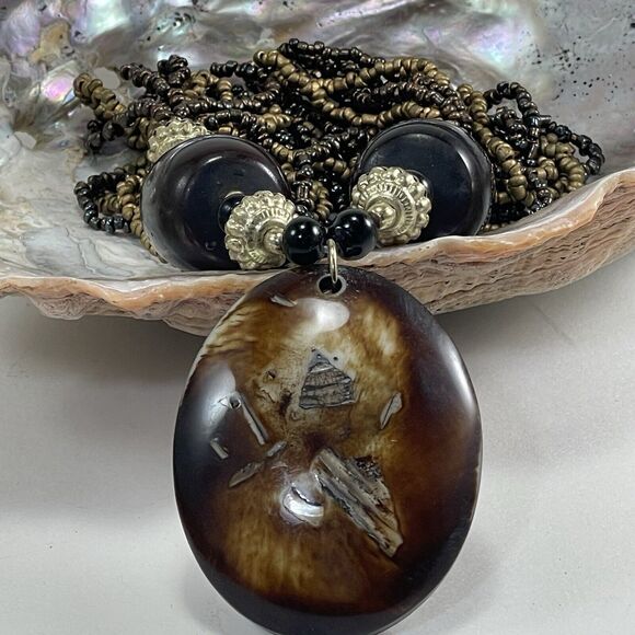Resin Shell Inlay Oval Pendant and Beaded Necklace Brown Tan Gold Tone Chunky - Picture 6 of 16